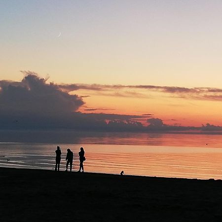 15 Minutes From The Beach And City Center 7 Minutes From The Airport Riga Dış mekan fotoğraf