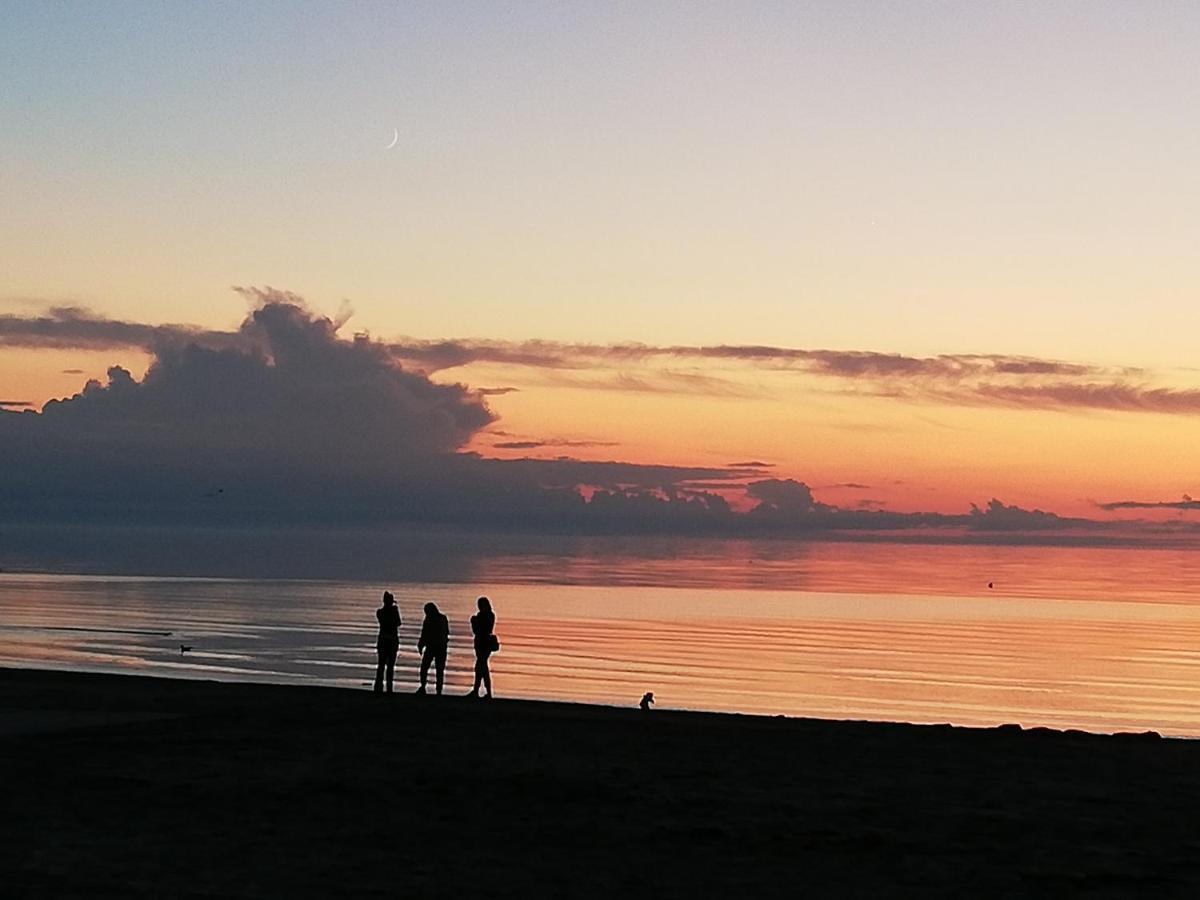 15 Minutes From The Beach And City Center 7 Minutes From The Airport Riga Dış mekan fotoğraf